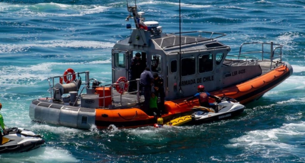 Nueva tragedia marítima: dos pescadores mueren al caer desde nave en faena