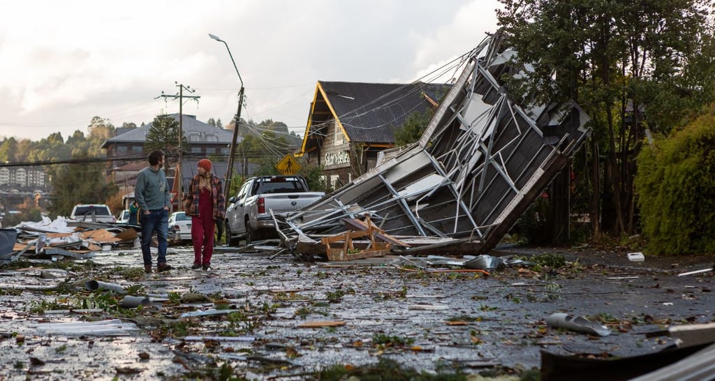 Puerto Varas: tornado deja 327 damnificados y más de 100 viviendas con daños según Senapred