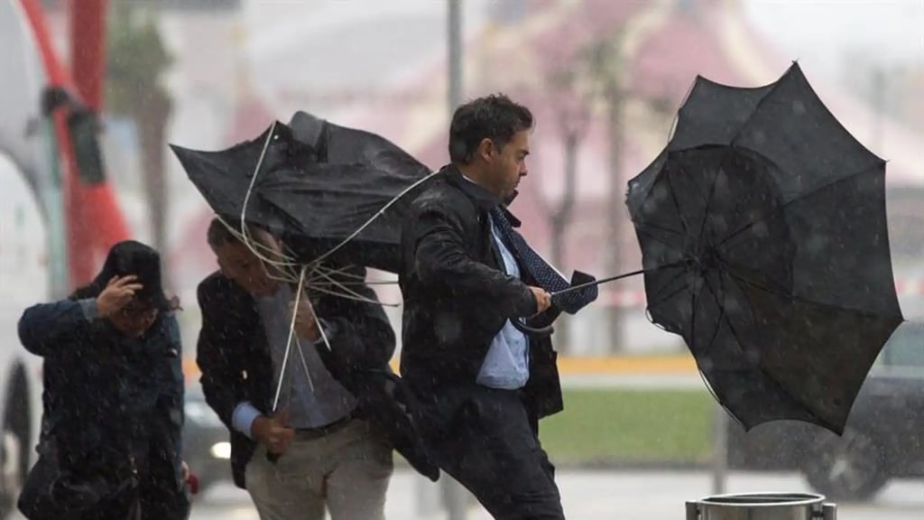 Vientos de hasta 80 km/h activan aviso meteorológico en 8 regiones, incluida la Metropolitana