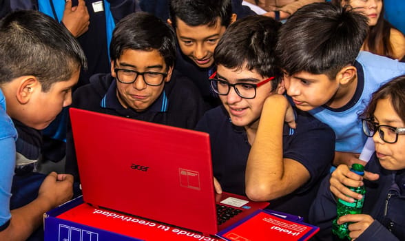 ¿Qué alumnos recibirán un notebook gratuito en el colegio gracias a las Becas TIC?