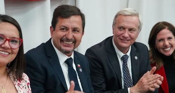 Por escándalo de licencias médicas: alcalde de Macul congela su militancia en el Partido Republicano