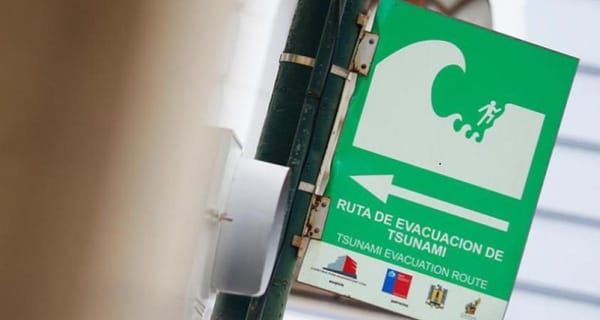 “Recuerda actuar con calma”: fuerte sismo en Magallanes activa evacuación por posible tsunami