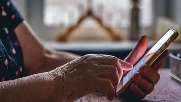 ¿Eres adulto mayor? Movistar sorprende con plan a menos de $4 mil pesos y así lo puedes tener