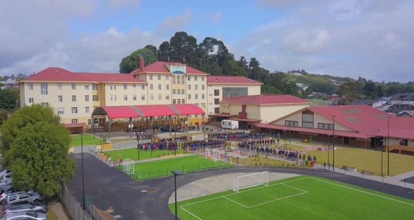 “Mi sala es la puerta al infierno”: Alumna remece con estremecedor relato tras brutal bullying en exclusivo colegio de Puerto Varas