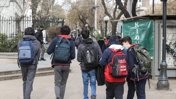 Mineduc confirma inicio de vacaciones de invierno: ¿Cuándo son en tu región?