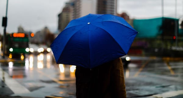 Día de la Madre con paraguas: cinco regiones tendrán lluvia y viento este fin de semana