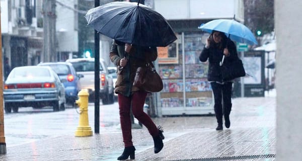 Las regiones en alertas por lluvias intensas en corto tiempo y vientos sobre los 100 km/h