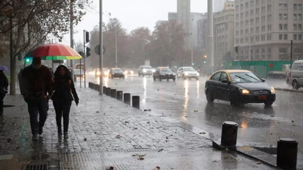 «Regresa varios sistemas frontales»: hasta 200mm de lluvias se acumularán esta semana en algunas regiones de Chile