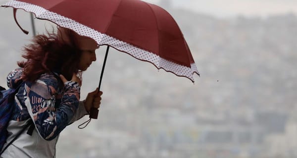 ¡Atención! Emiten alerta por fuertes vientos en tres regiones del centro-sur de Chile