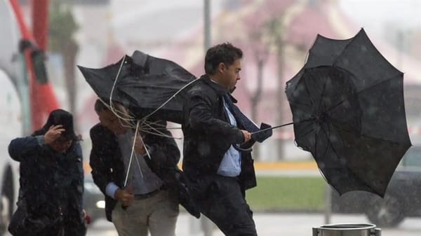 Vientos de hasta 80 km/h activan aviso meteorológico en 8 regiones, incluida la Metropolitana